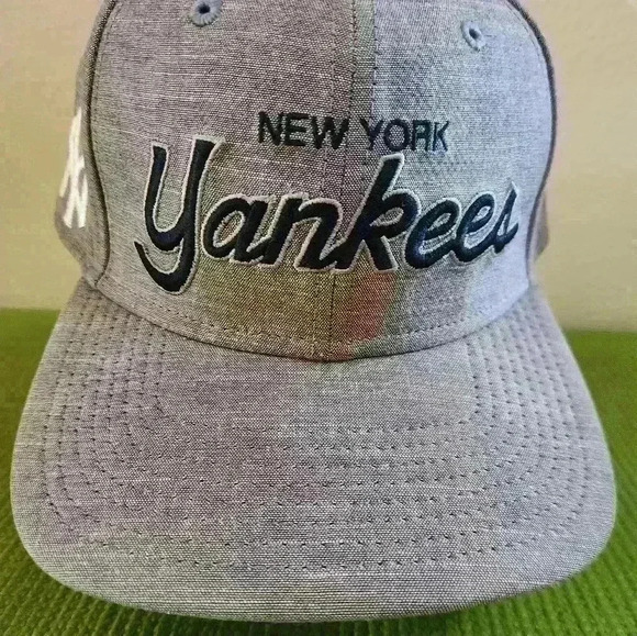 Nike New York Yankee snap back baseball hat cap. Gently used - Picture 5 of 9
